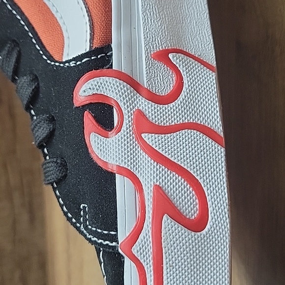 Van's SK8-Hi Flame in the box no lid authentic uper textile and leather. - Picture 8 of 16